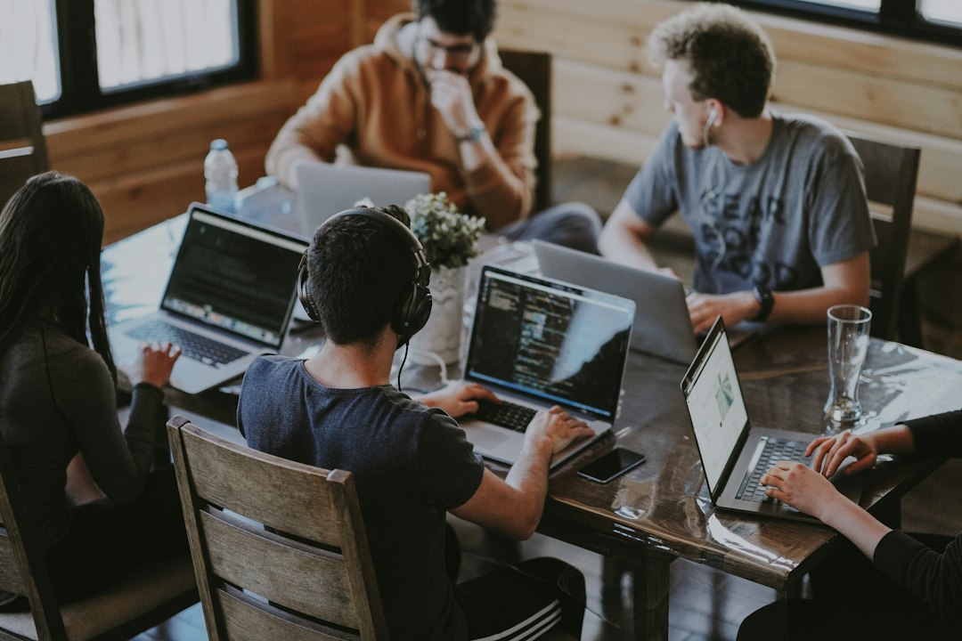 people collaborating AI